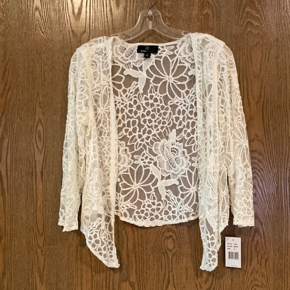 Very pretty white sweater